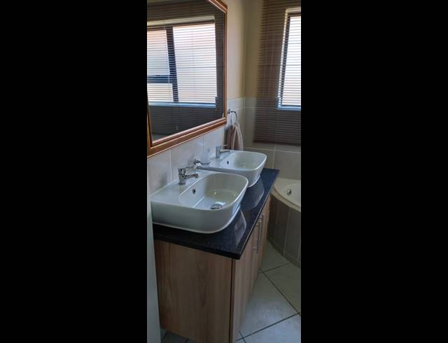 3 BEDROOM TOWNHOUSE FOR SALE IN RIVERSDALE